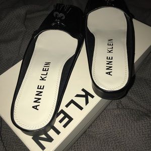 anne klein victorine mule